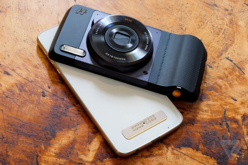 Moto Mod Hasselblad True Zoom